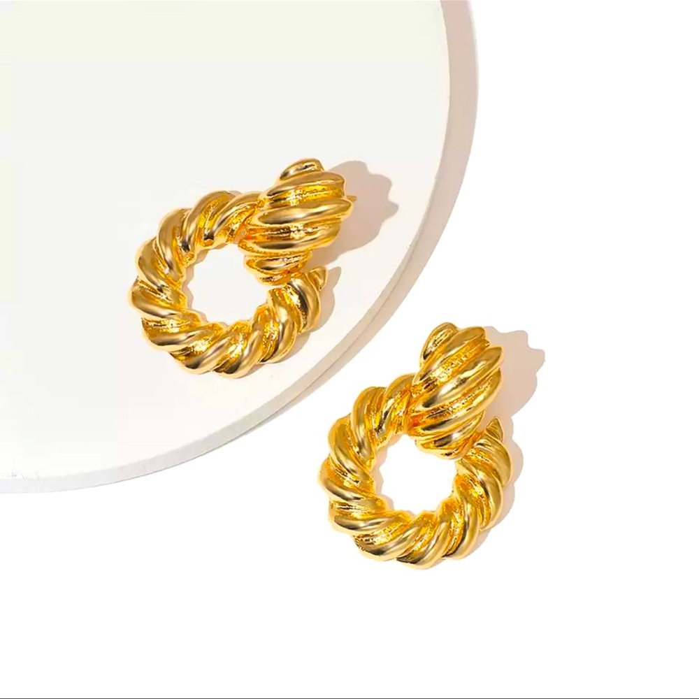Gold Rope Earrings ✨ - Picture 2 of 4